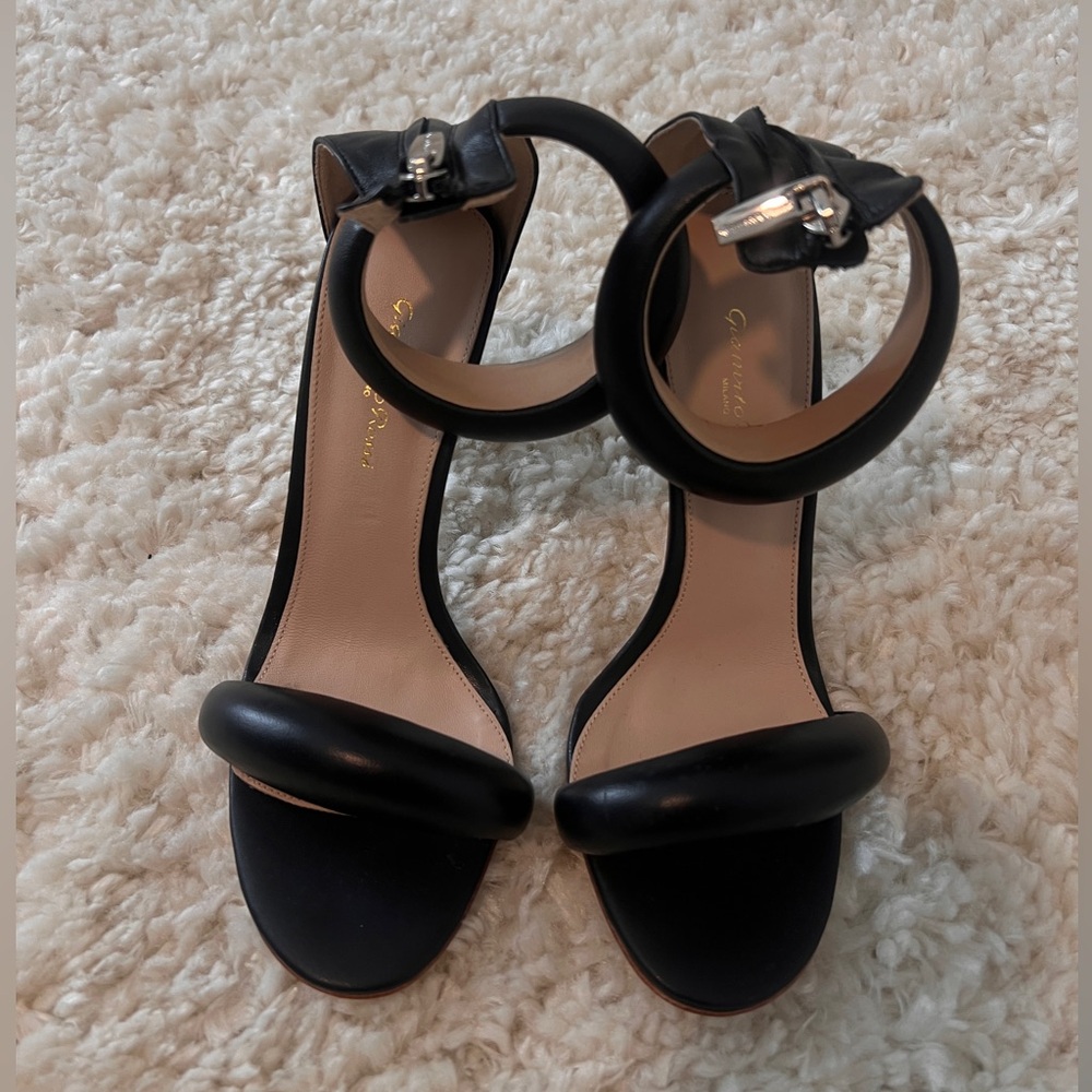 Gianvito Rossi
Bijoux Sandals